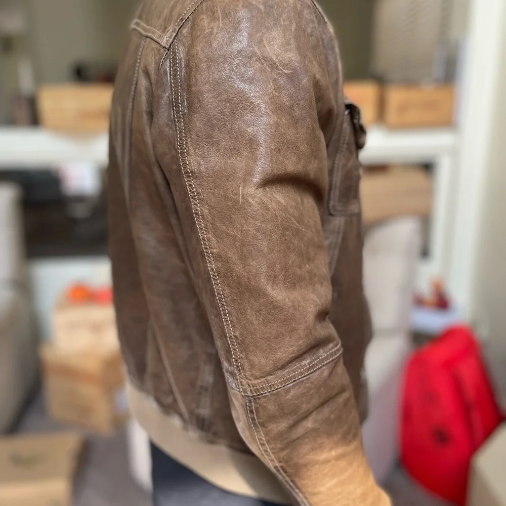 Leather jacket - Picture 3 of 4